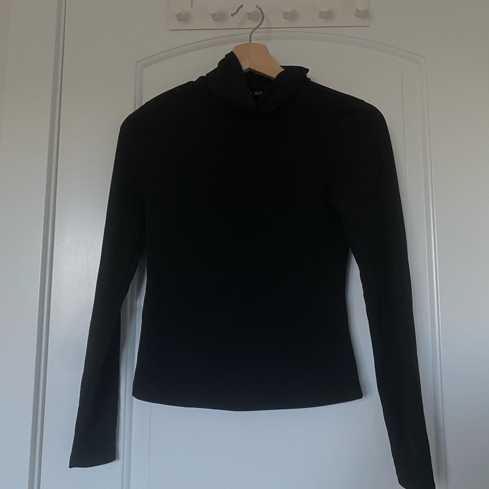 Black long sleeve turtle neck